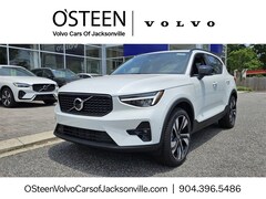 2025 Volvo XC40 B5 Plus Dark Theme AWD SUV