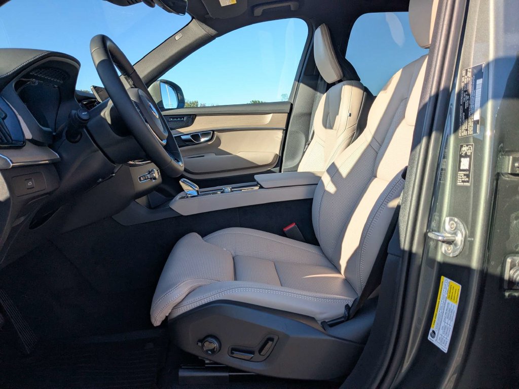 New 2027 Volvo XC90 B6 Ultra 6-Seater SUV
