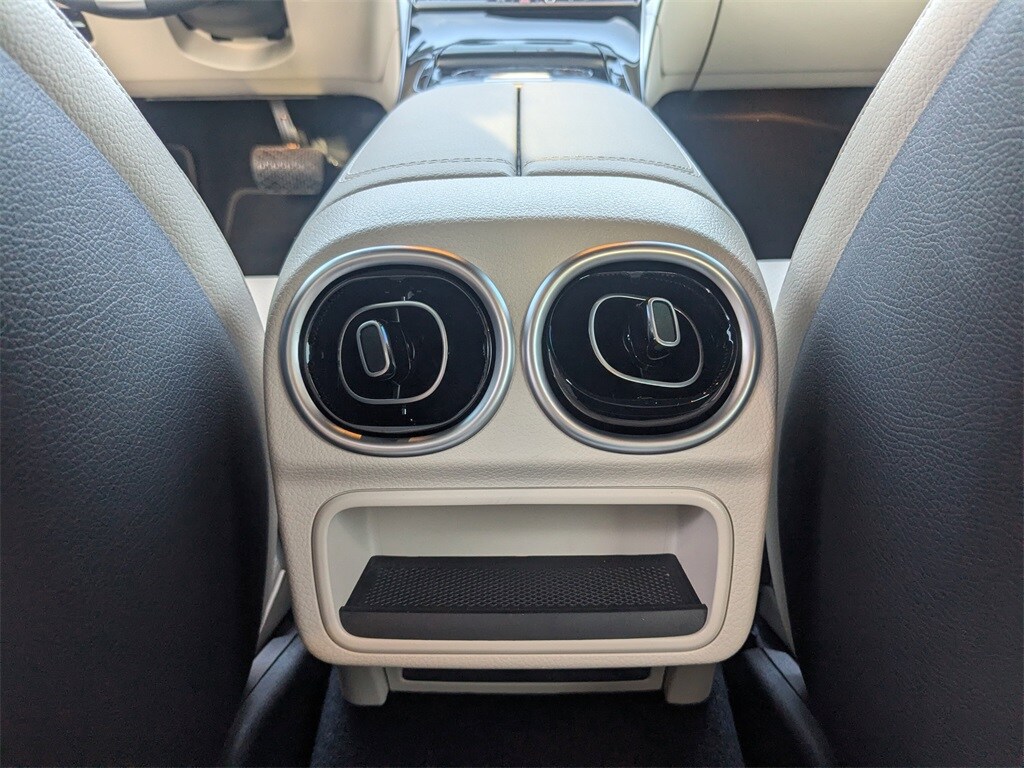 2022 Mercedes Benz C 300 Sedan photo 4