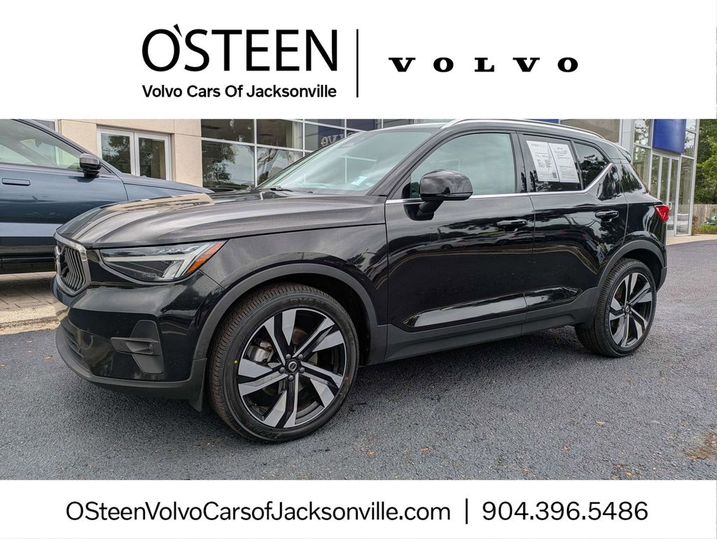 2023 Volvo XC40 B5 Plus Bright AWD's photo