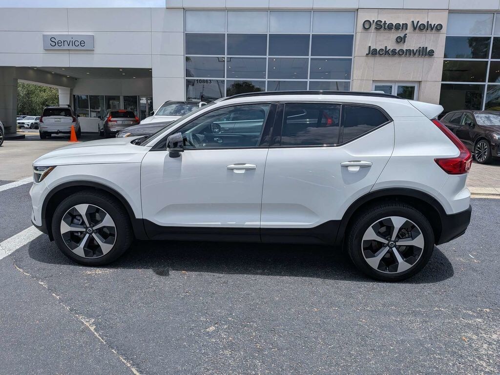 Certified 2025 Volvo XC40 B5 Plus Dark Theme SUV