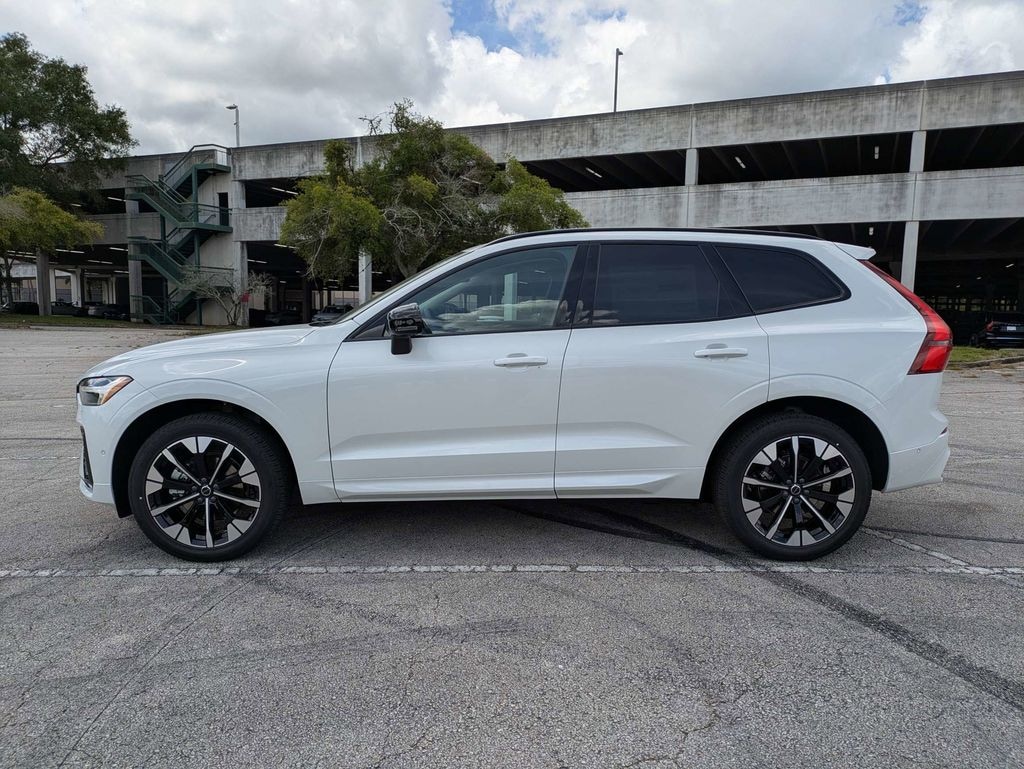 New 2026 Volvo XC60 B5 Plus SUV