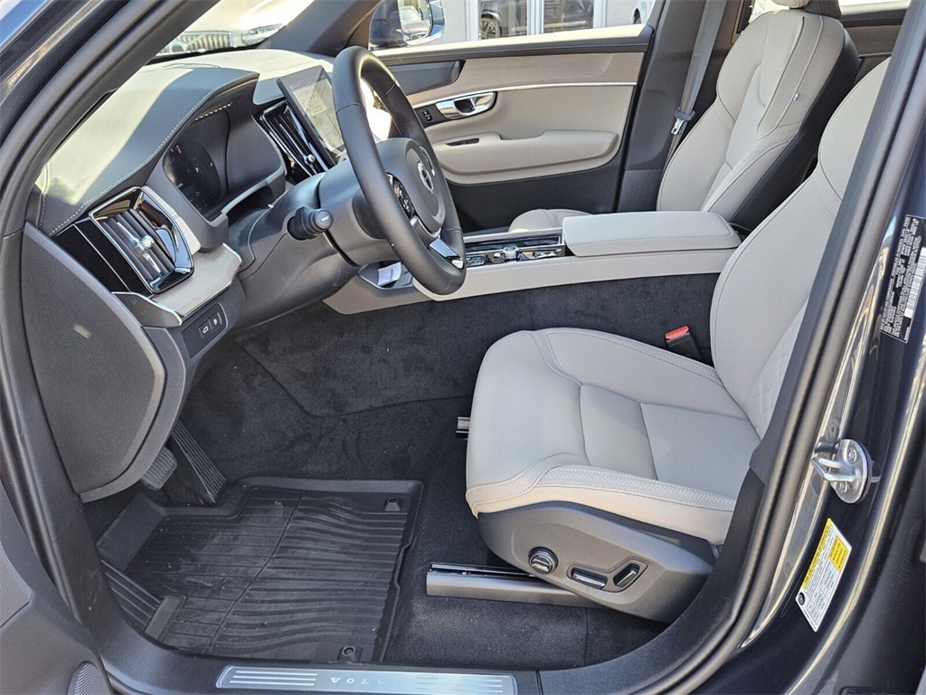 New 2025 Volvo XC90 plug-in hybrid T8 (2025.5) Plus 7-Seater SUV