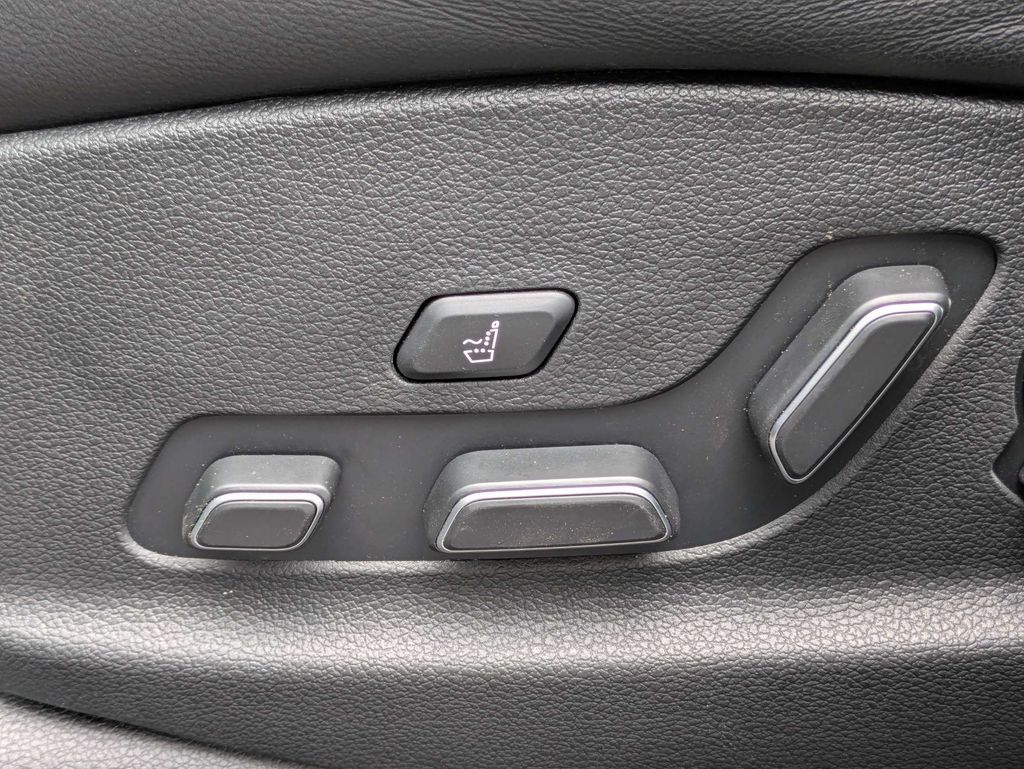 2025 GENESIS GV70 Sport - Photo 27