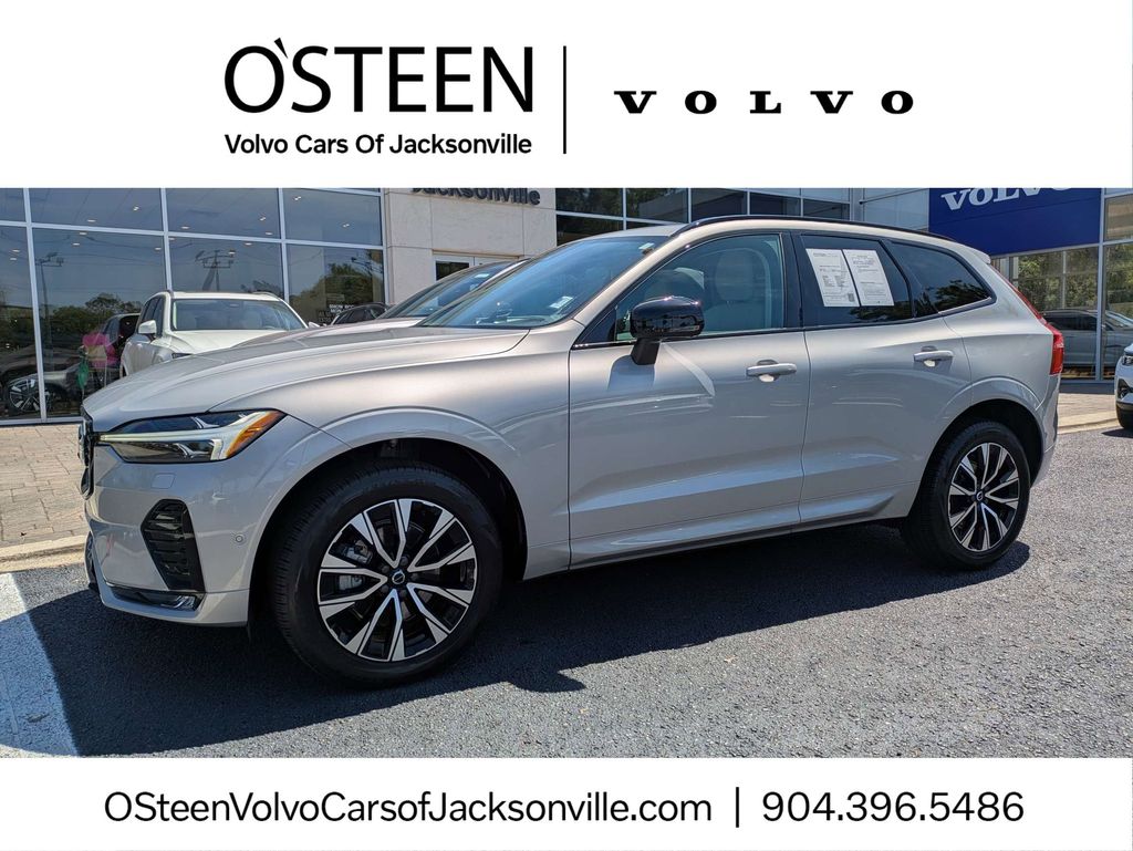 2024 Volvo XC60 B5 Plus Dark Theme AWD's photo
