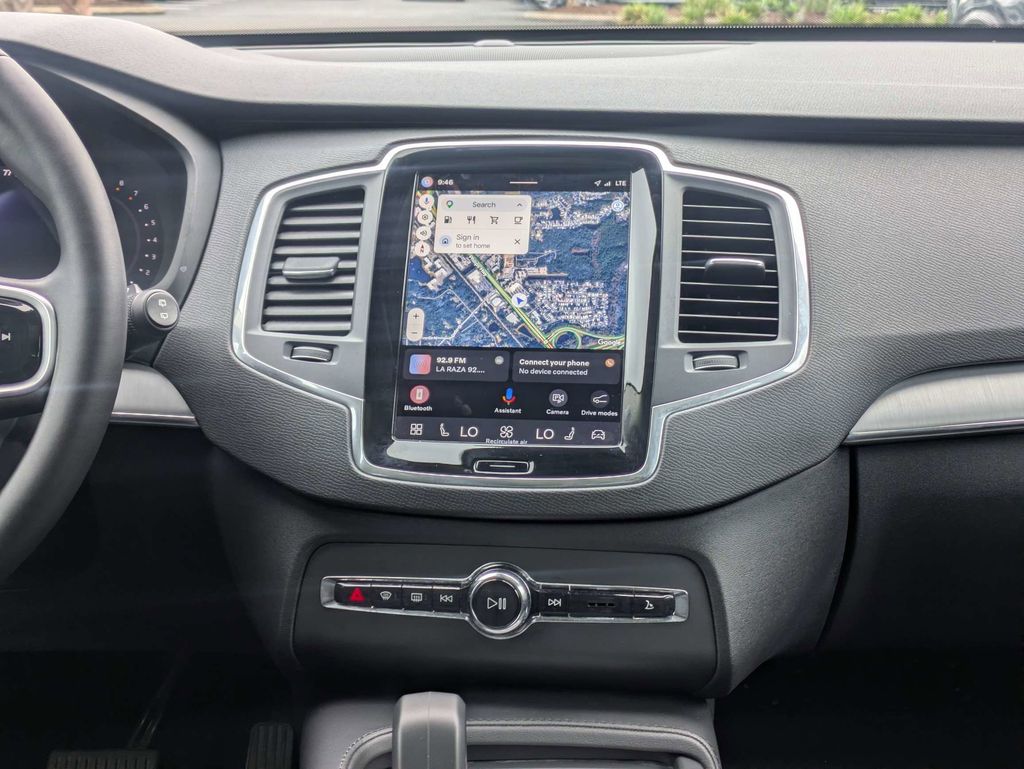 2025 Volvo XC90 Core - Photo 23