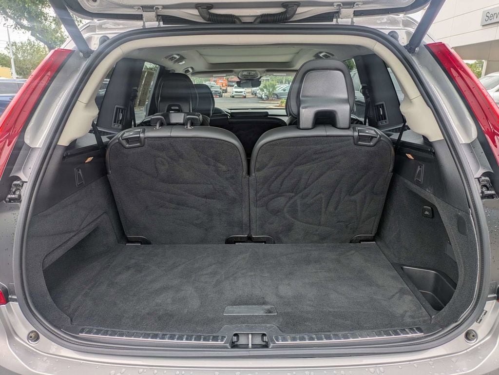 2025 Volvo XC90 Core - Photo 13