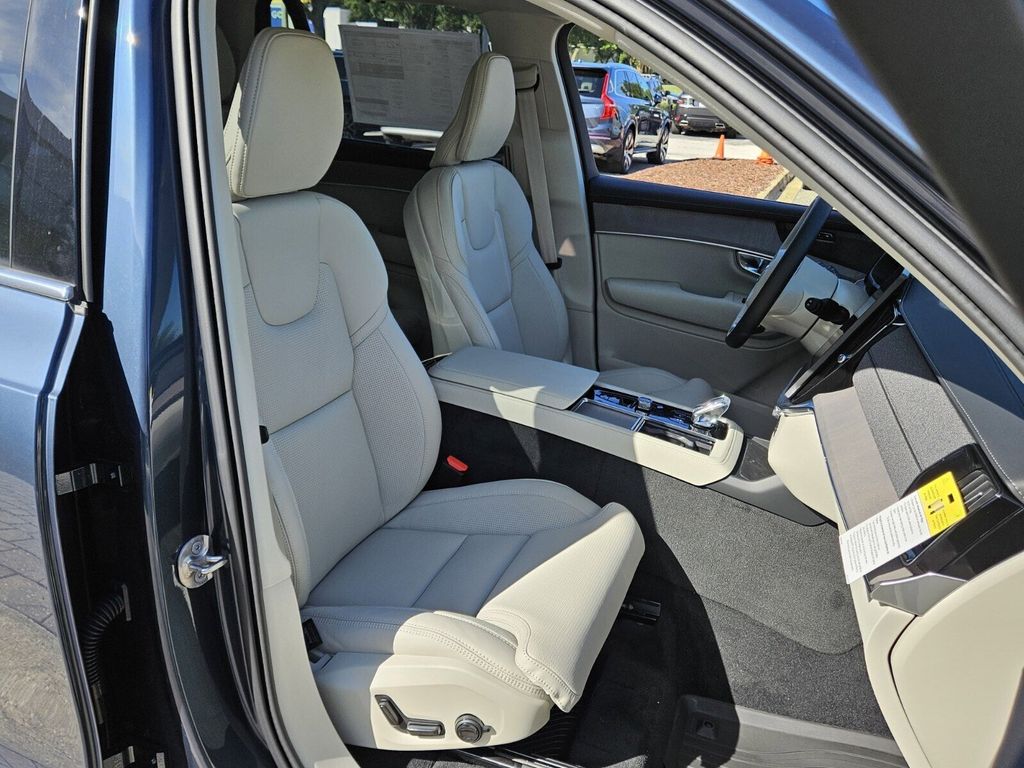 2026 Volvo XC90 Ultra - Photo 19