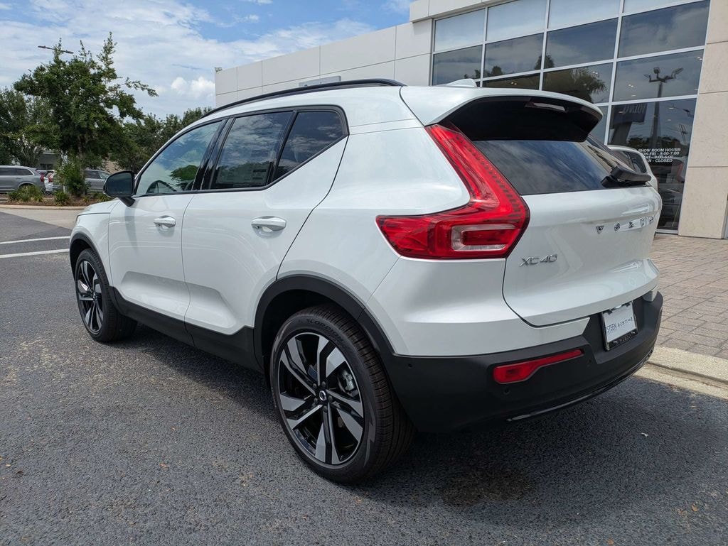 New 2026 Volvo XC40 B5 Plus SUV