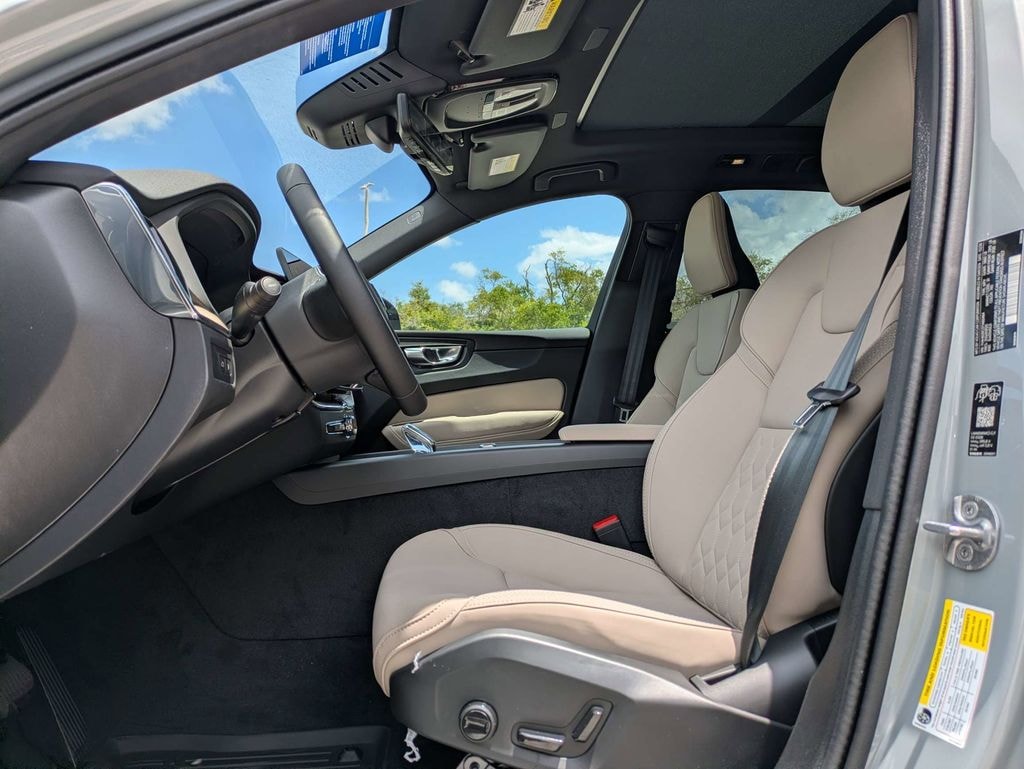 New 2026 Volvo XC60 plug-in hybrid T8 Plus SUV