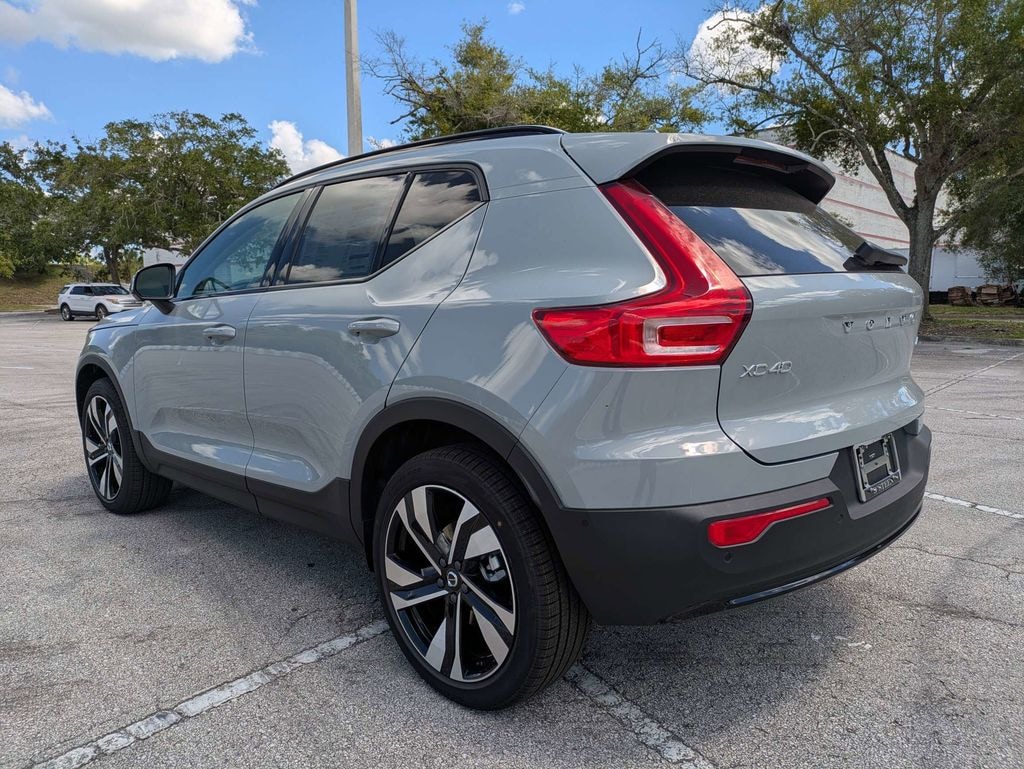 New 2026 Volvo XC40 B5 Plus SUV