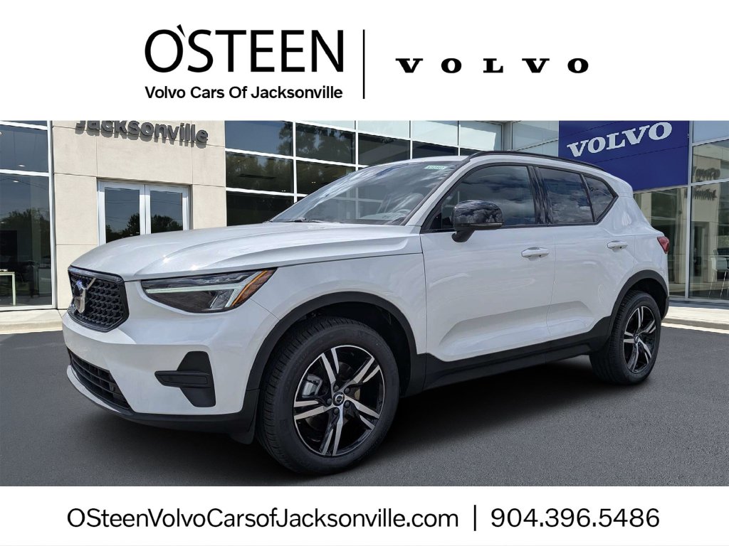 2026 Volvo XC40 B4 Core FWD SUV