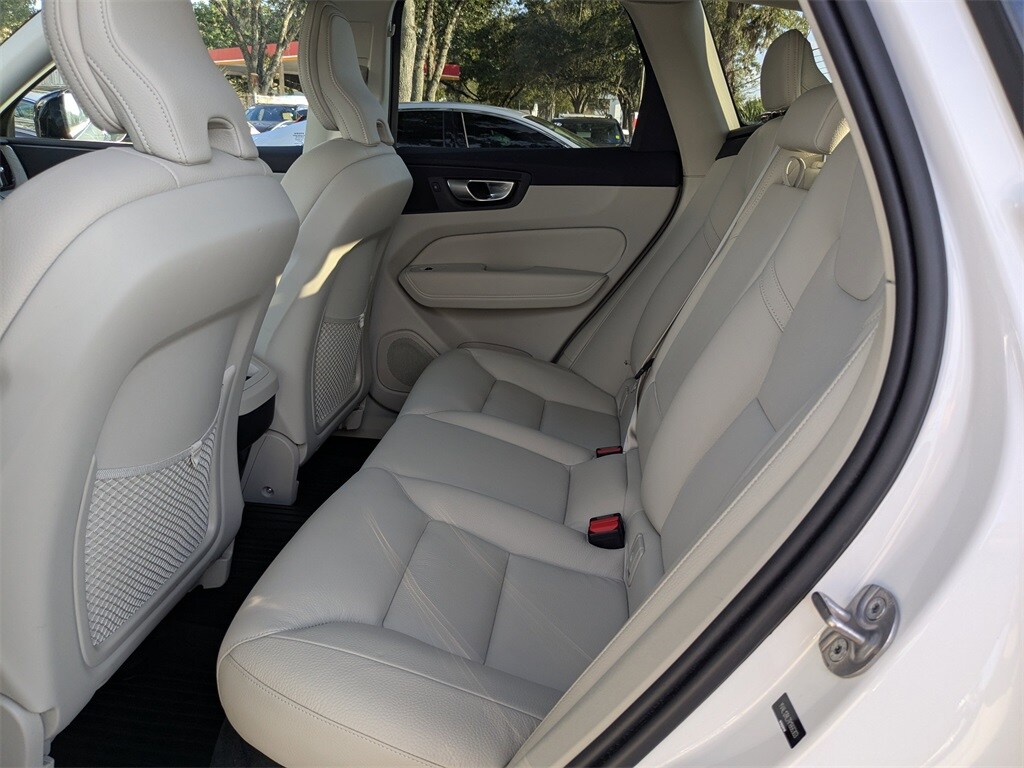 2024 Volvo XC60 B5 Plus photo 2