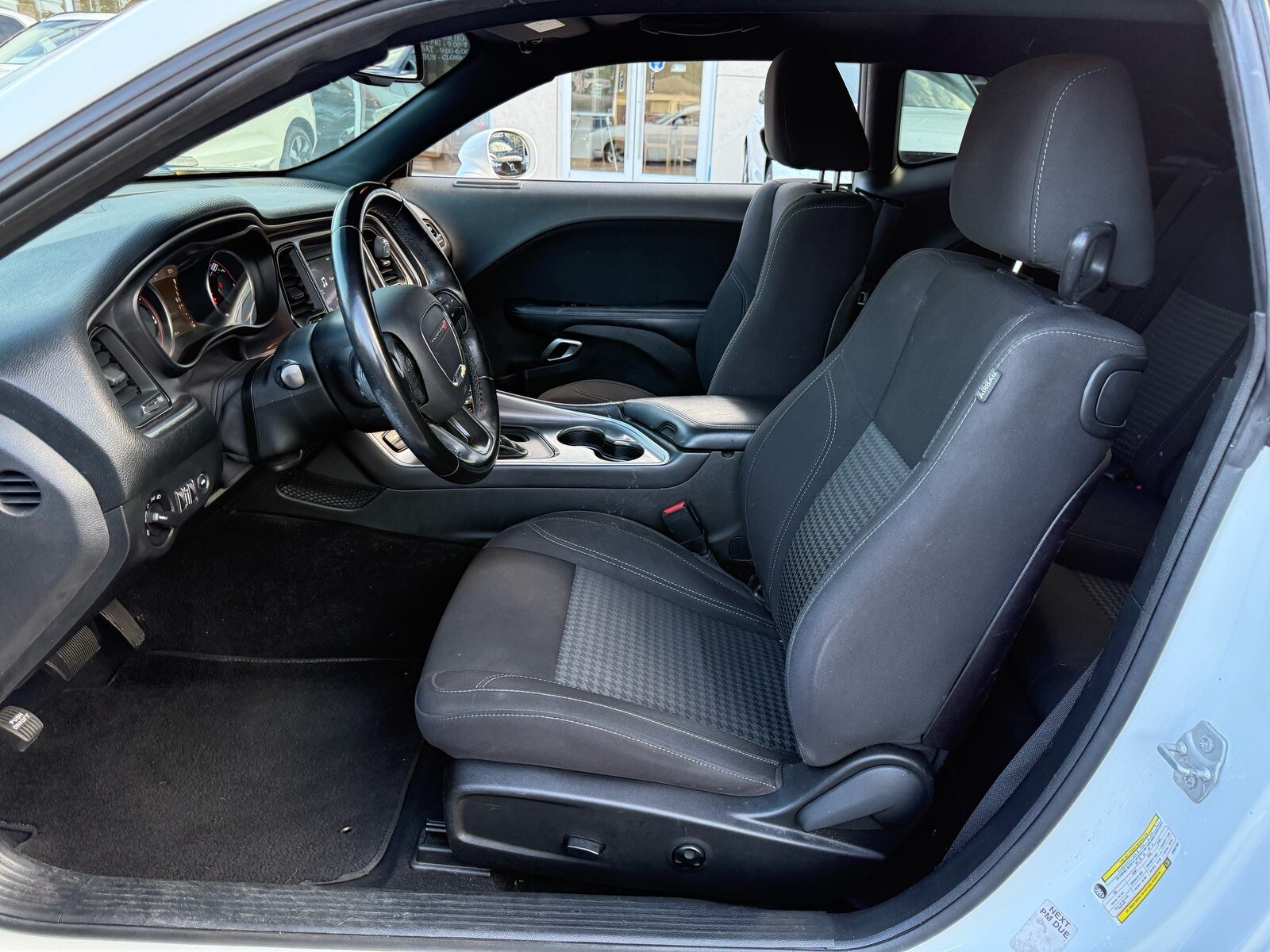 2019 Dodge Challenger SXT photo 2