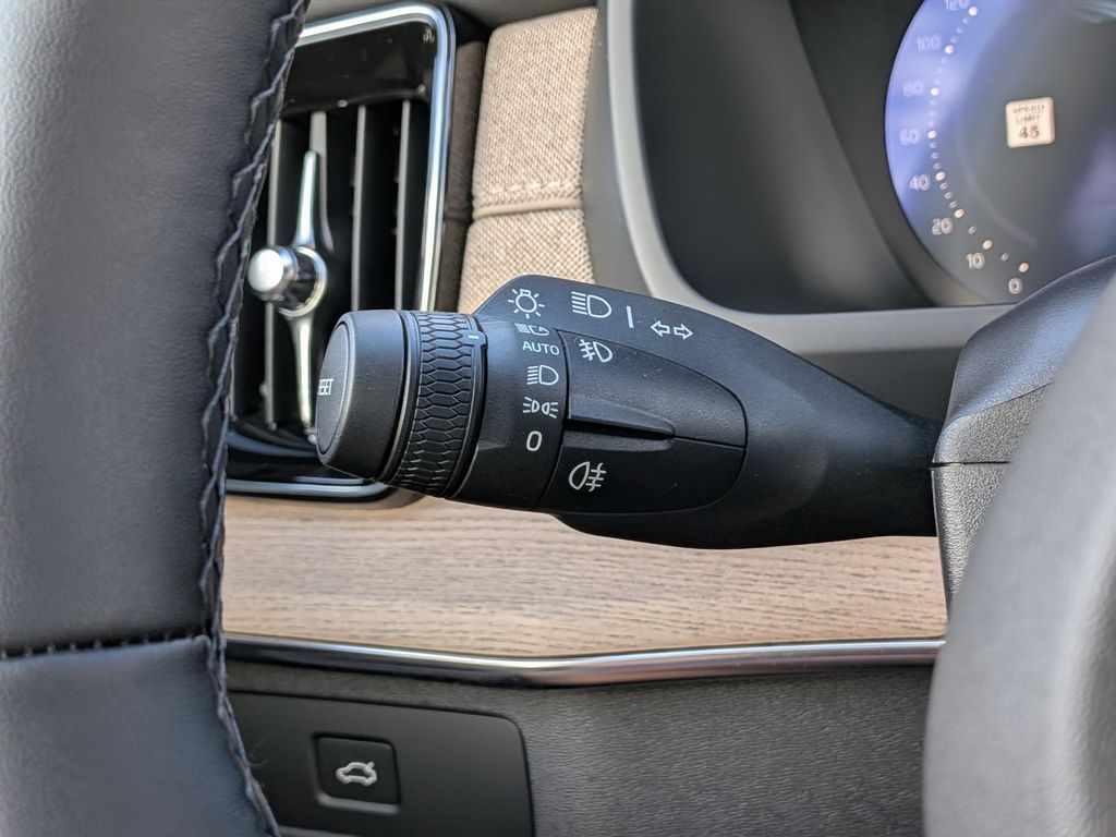 2026 Volvo XC90 Plus - Photo 35