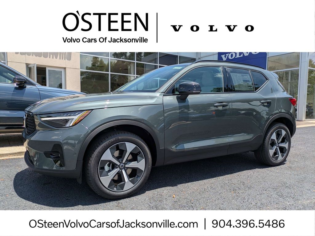 2026 Volvo XC40 B5 Plus Dark AWD's photo