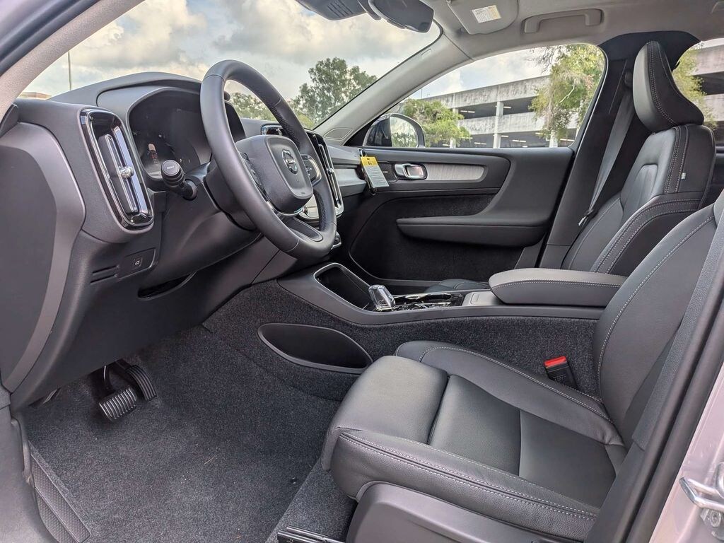 New 2026 Volvo XC40 B5 Plus SUV