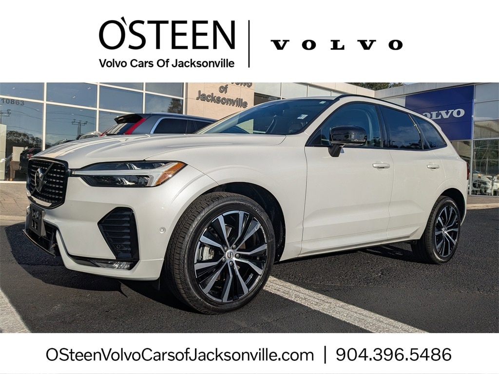 2024 Volvo XC60 Plus's photo