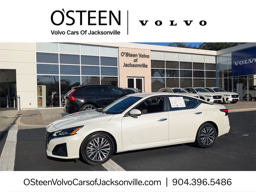 Used 2023 Nissan Altima 2.5 SV Sedan