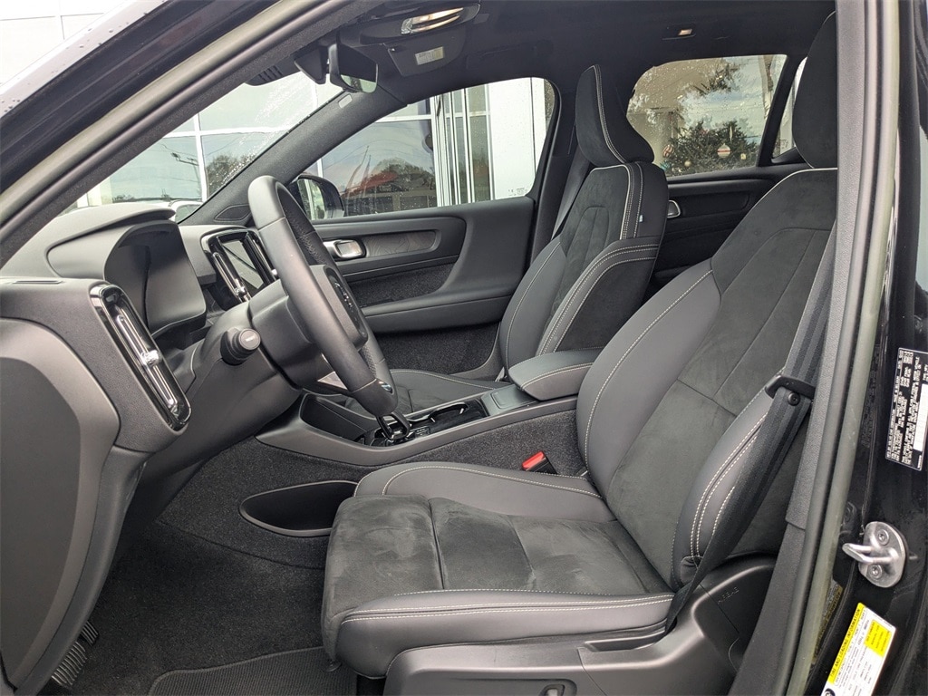 Used 2023 Volvo XC40 Ultimate with VIN YV4ED3UM4P2029683 for sale in Jacksonville, FL