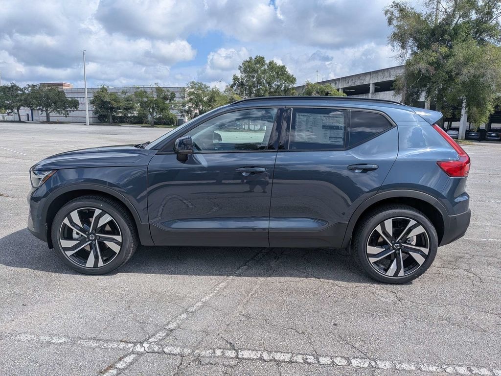 New 2026 Volvo XC40 B5 Ultra SUV