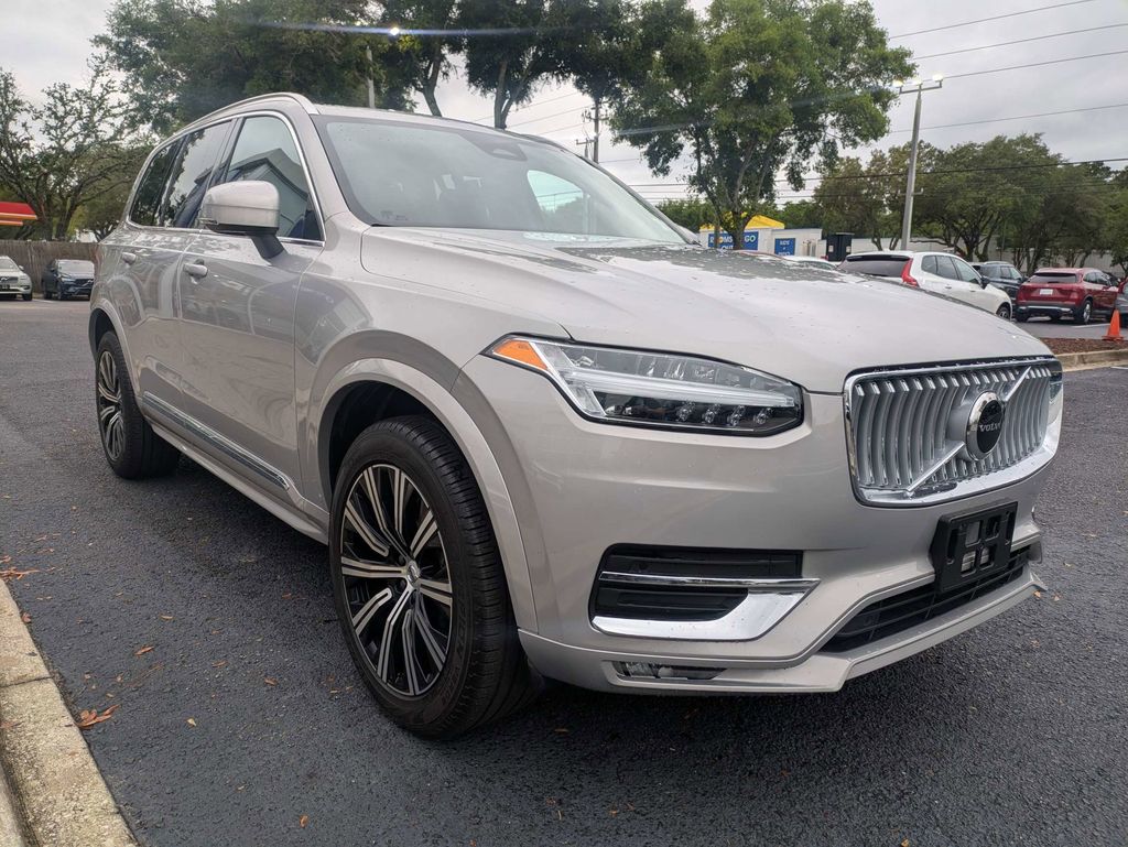 2025 Volvo XC90 Core - Photo 8