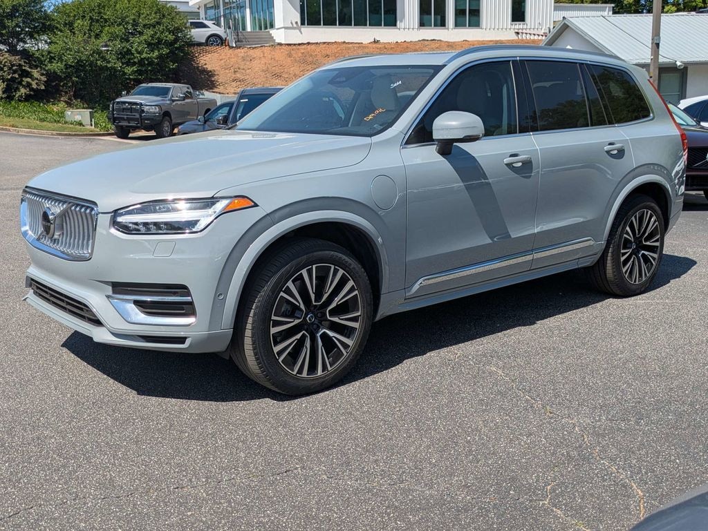 Used 2025 Volvo XC90 plug-in hybrid T8 Plus 6-Seater SUV
