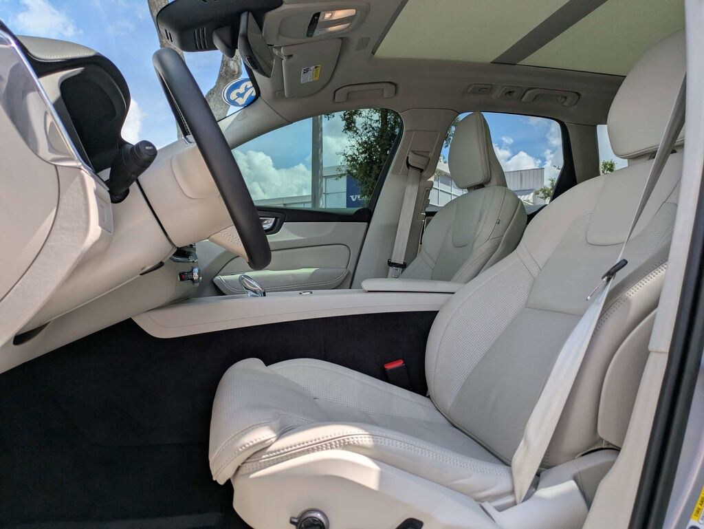 Used 2023 Volvo XC60 B5 AWD Ultimate Dark SUV