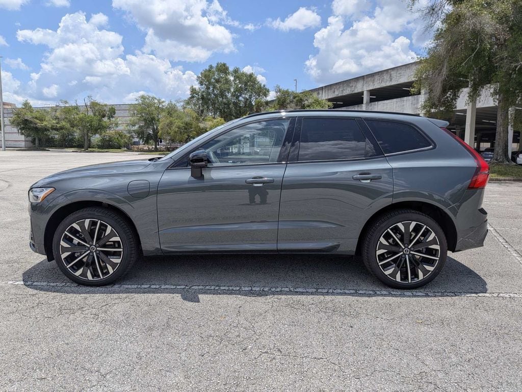 New 2026 Volvo XC60 plug-in hybrid T8 Ultra SUV