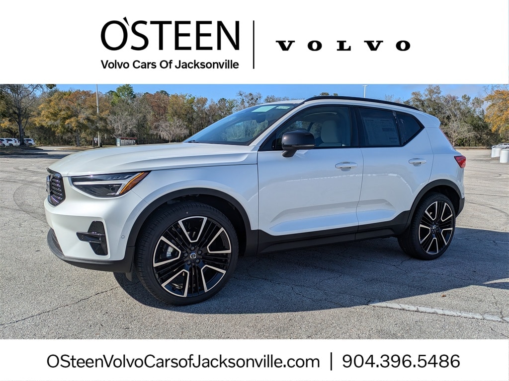 New 2026 Volvo XC40 B5 Ultra SUV