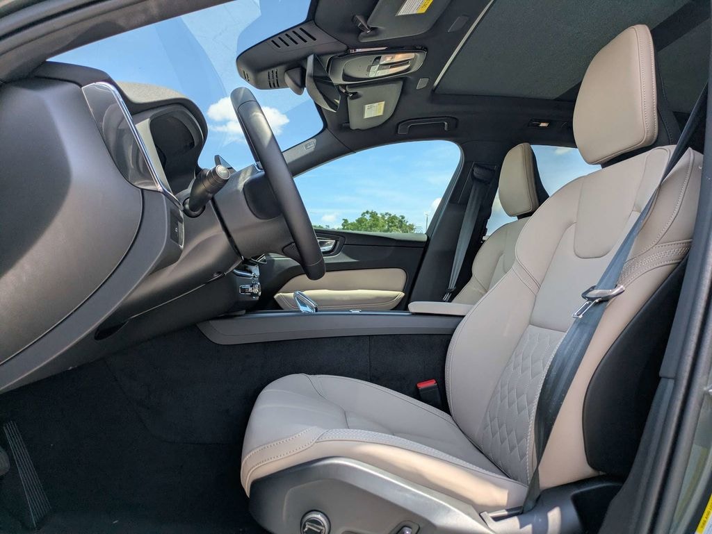 New 2026 Volvo XC60 B5 Core SUV