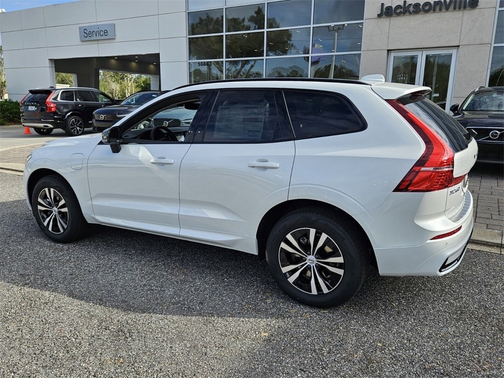 New 2025 Volvo XC60 plug-in hybrid T8 Core SUV