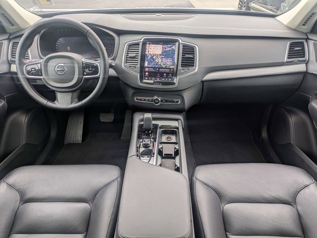 2025 Volvo XC90 Core - Photo 20