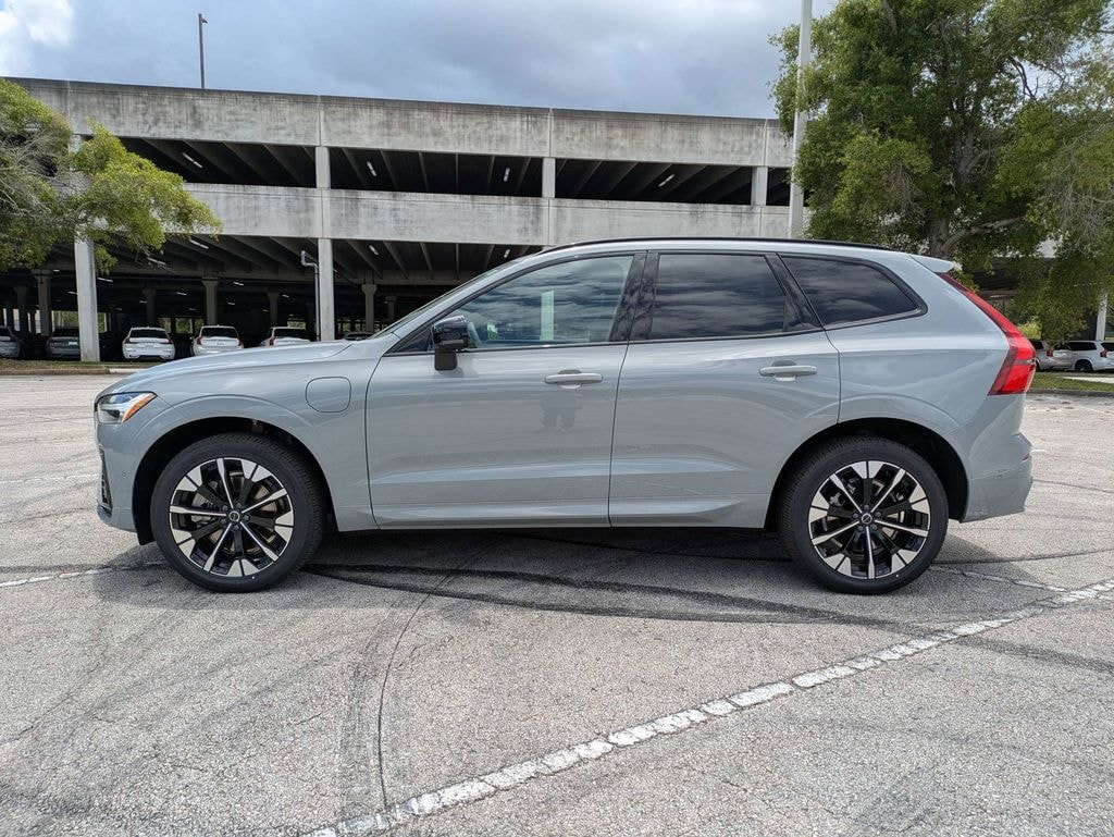 New 2026 Volvo XC60 plug-in hybrid T8 Plus SUV