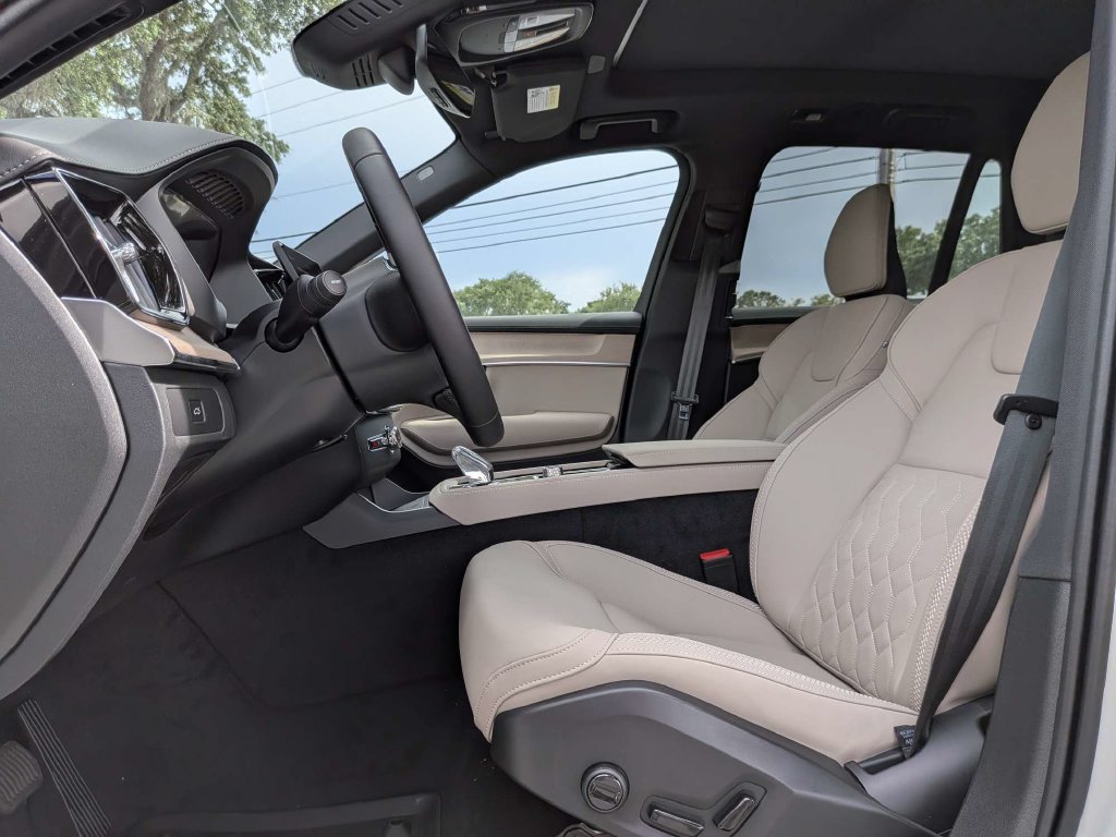 New 2026 Volvo XC90 B6 Plus 7-Seater SUV
