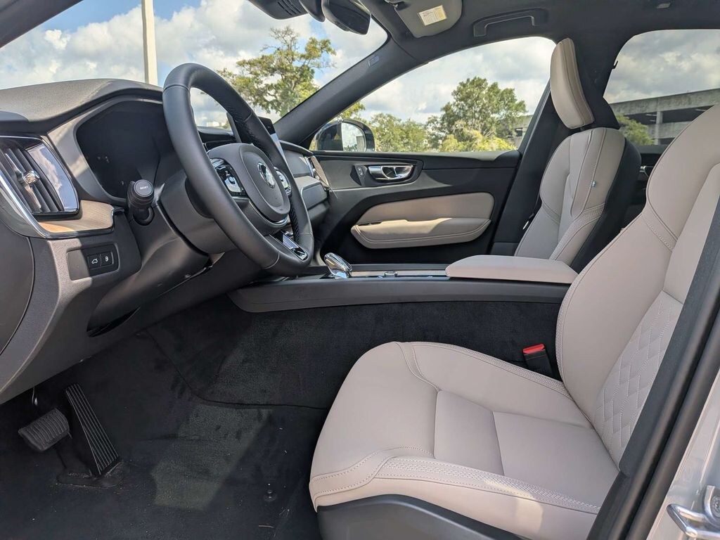 New 2026 Volvo XC60 plug-in hybrid T8 Plus SUV