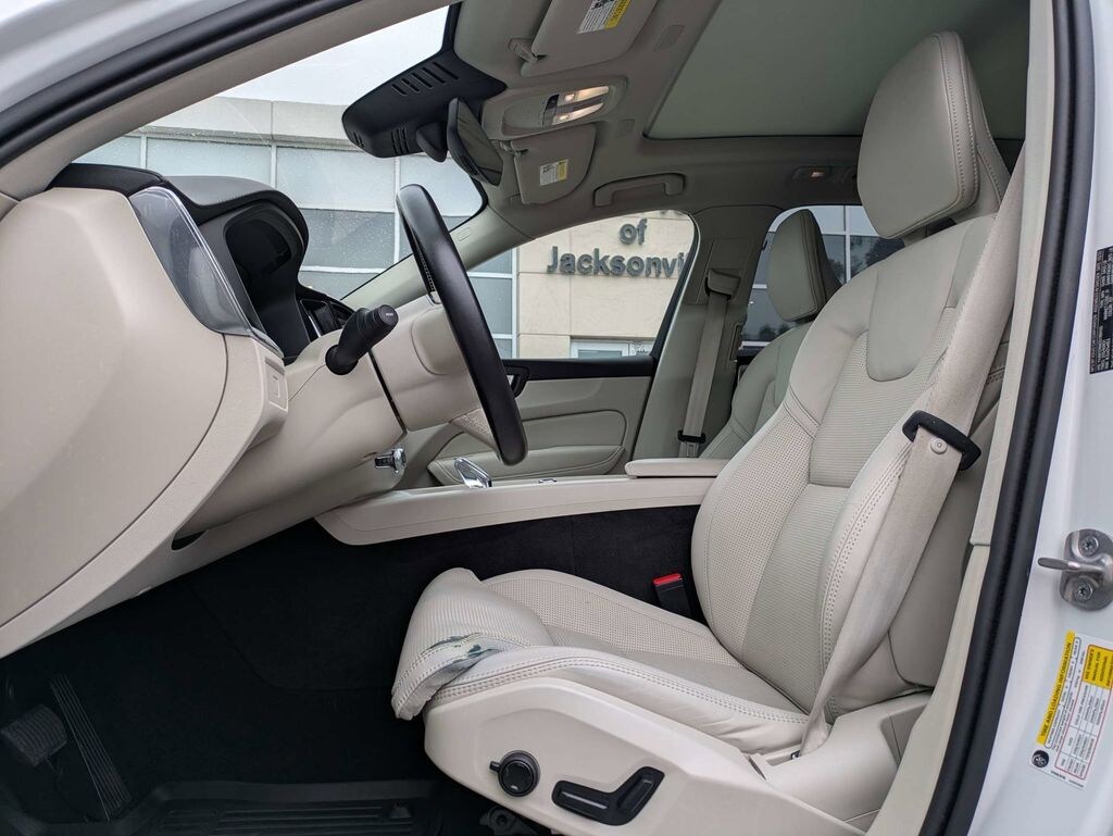 Used 2025 Volvo XC60 B5 Ultra SUV