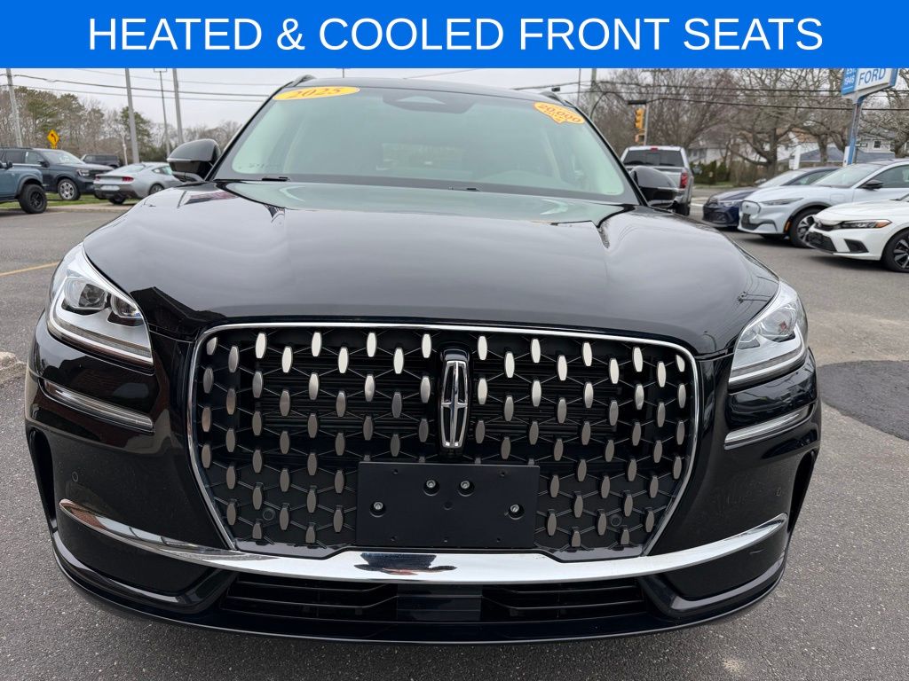 Used 2025 Lincoln Corsair Grand Touring with VIN 5LMTJ5DZ0SUL00139 for sale in Quogue, NY