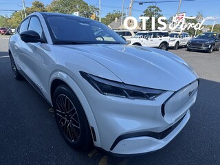 2025 Ford Mustang Mach-E Premium SUV