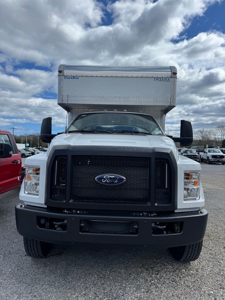 2025 Ford F-750 Base photo 4