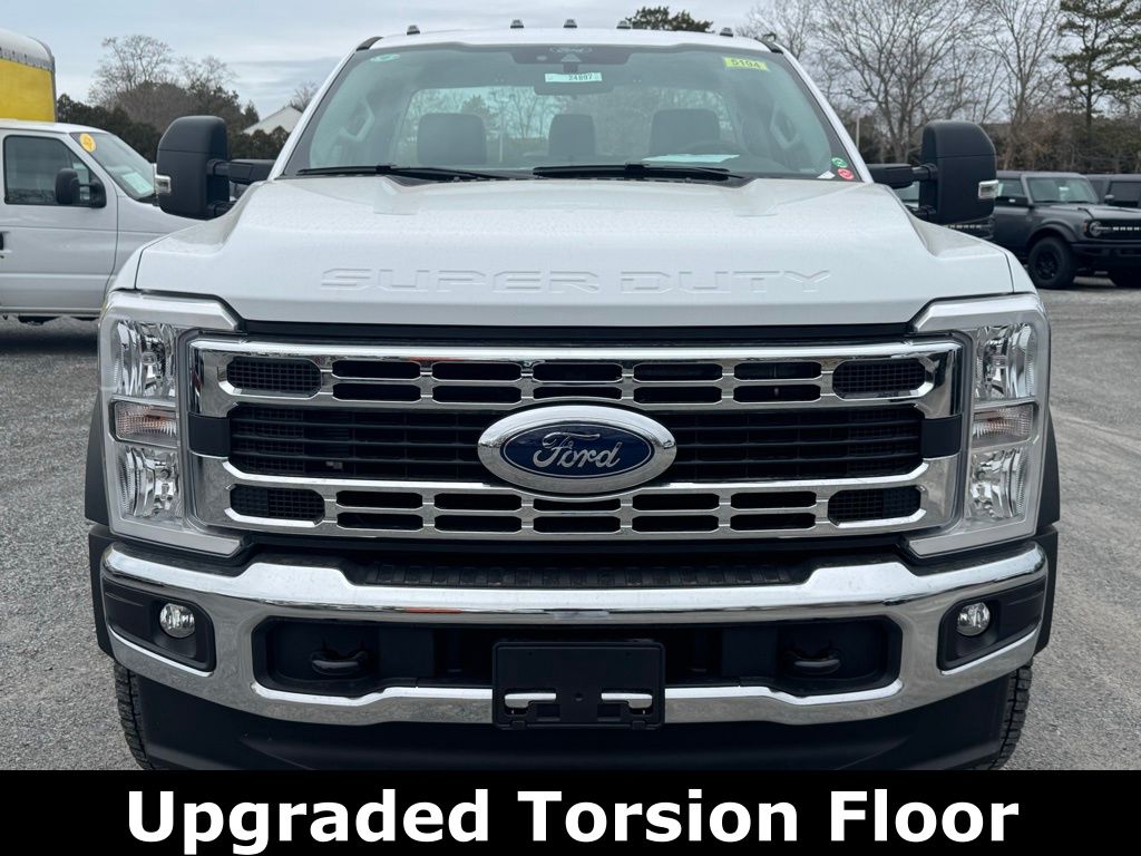 2024 Ford F-550 Super Duty Chassis Cab XL - Photo 2