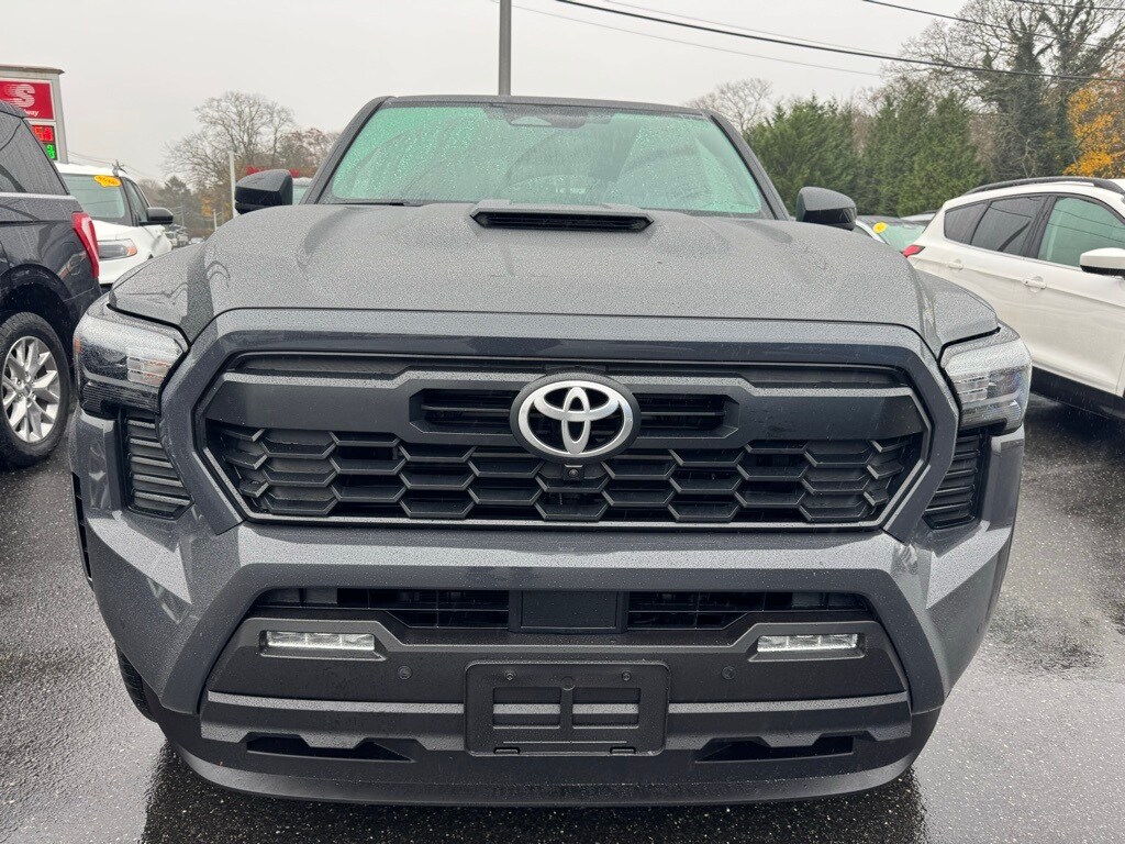 2025 Toyota Tacoma TRD Sport photo 2
