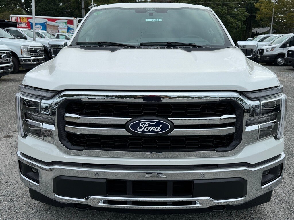 2025 Ford F-150 Lariat photo 2