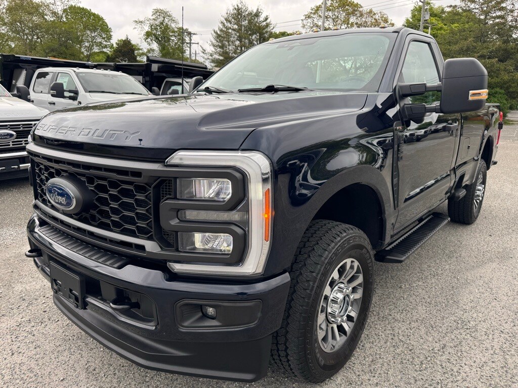 2023 Ford F-250 XL photo 3