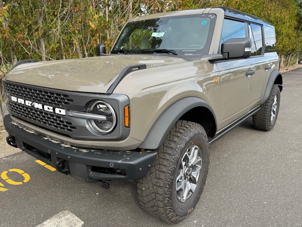 2025 Ford Bronco Badlands photo 2