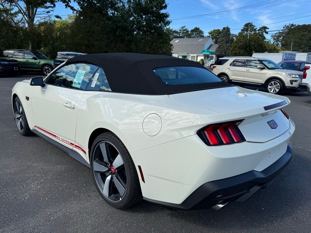 2025 Ford Mustang GT Premium Convertible photo 4