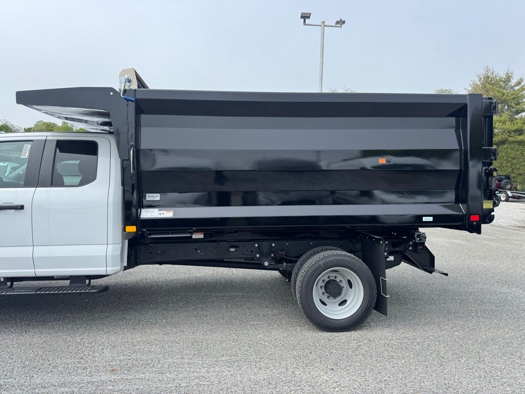 2025 Ford F-550 XL photo 3