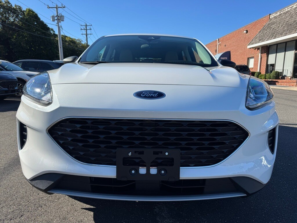 2022 Ford Escape Plug-In Hybrid SE photo 4