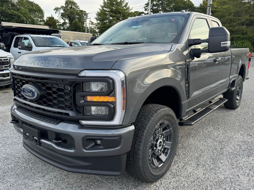 2026 Ford F-350 XL photo 3