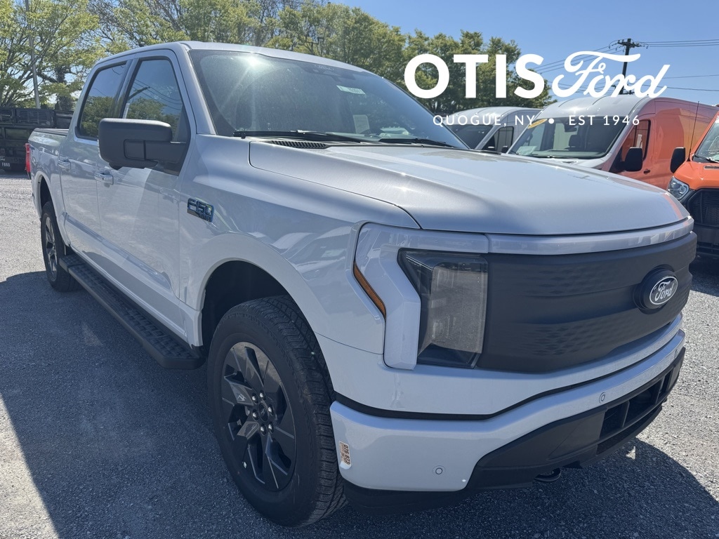 2025 Ford F-150 Lightning Flash's photo